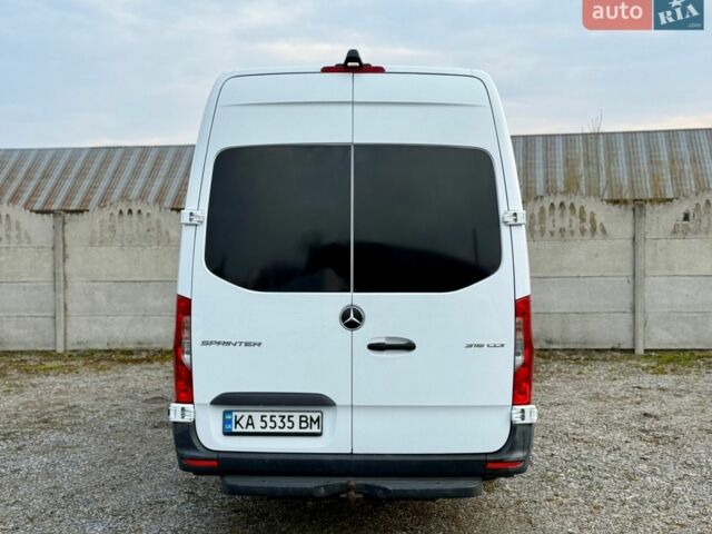 Белый Мерседес Sprinter, объемом двигателя 2.14 л и пробегом 250 тыс. км за 46800 $, фото 5 на Automoto.ua