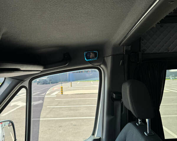 Білий Мерседес Sprinter, об'ємом двигуна 2.14 л та пробігом 420 тис. км за 40529 $, фото 5 на Automoto.ua