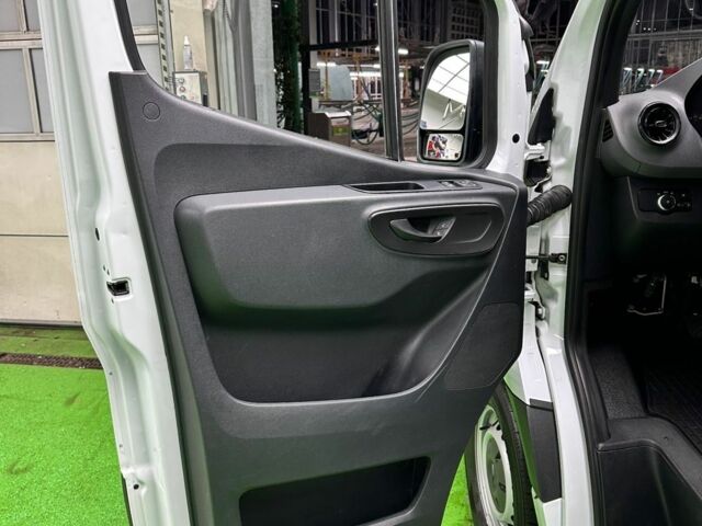 Білий Мерседес Sprinter, об'ємом двигуна 2.1 л та пробігом 326 тис. км за 36675 $, фото 6 на Automoto.ua