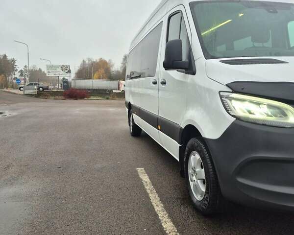 Белый Мерседес Sprinter, объемом двигателя 3 л и пробегом 490 тыс. км за 39000 $, фото 1 на Automoto.ua