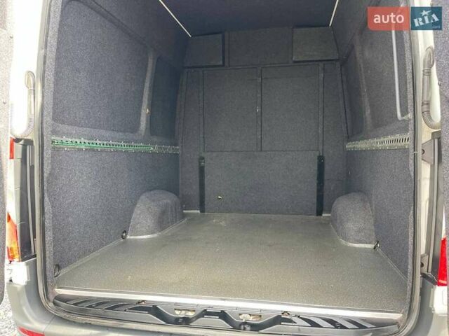 Белый Мерседес Sprinter, объемом двигателя 2.14 л и пробегом 540 тыс. км за 42232 $, фото 17 на Automoto.ua