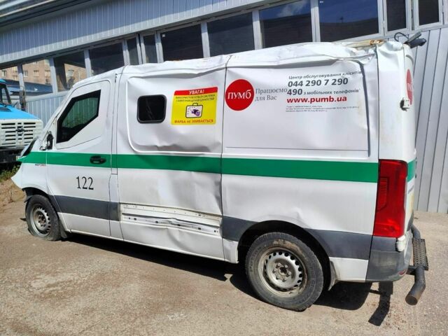 Белый Мерседес Sprinter, объемом двигателя 2.1 л и пробегом 141 тыс. км за 2839 $, фото 5 на Automoto.ua