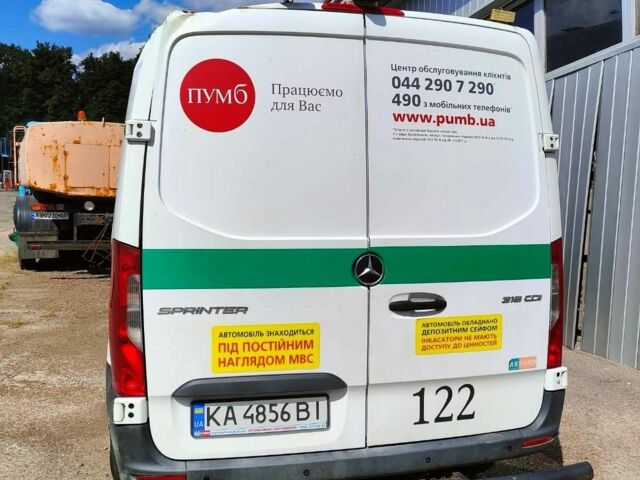 Белый Мерседес Sprinter, объемом двигателя 2.1 л и пробегом 141 тыс. км за 2839 $, фото 4 на Automoto.ua