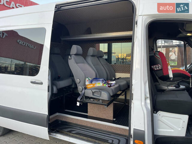 Белый Мерседес Sprinter, объемом двигателя 1.9 л и пробегом 470 тыс. км за 28700 $, фото 4 на Automoto.ua