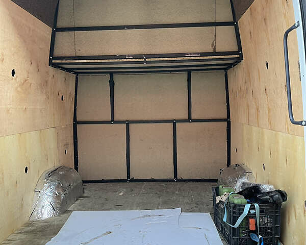 Белый Мерседес Sprinter, объемом двигателя 1.9 л и пробегом 470 тыс. км за 28700 $, фото 11 на Automoto.ua