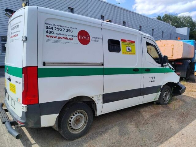 Белый Мерседес Sprinter, объемом двигателя 2.1 л и пробегом 141 тыс. км за 2839 $, фото 3 на Automoto.ua
