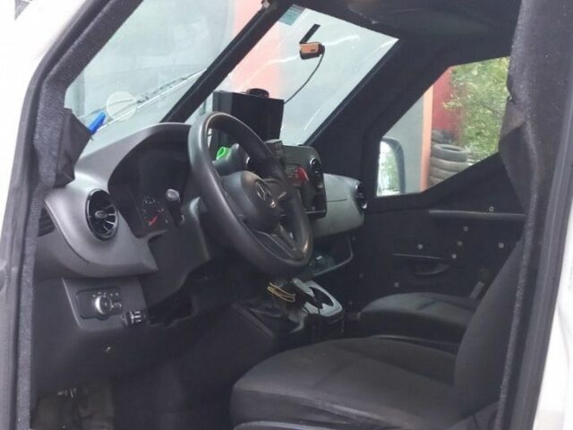 Білий Мерседес Sprinter, об'ємом двигуна 2.1 л та пробігом 291 тис. км за 23965 $, фото 3 на Automoto.ua