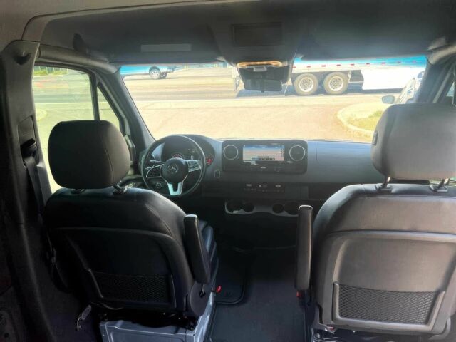 Белый Мерседес Sprinter, объемом двигателя 3 л и пробегом 34 тыс. км за 10900 $, фото 6 на Automoto.ua