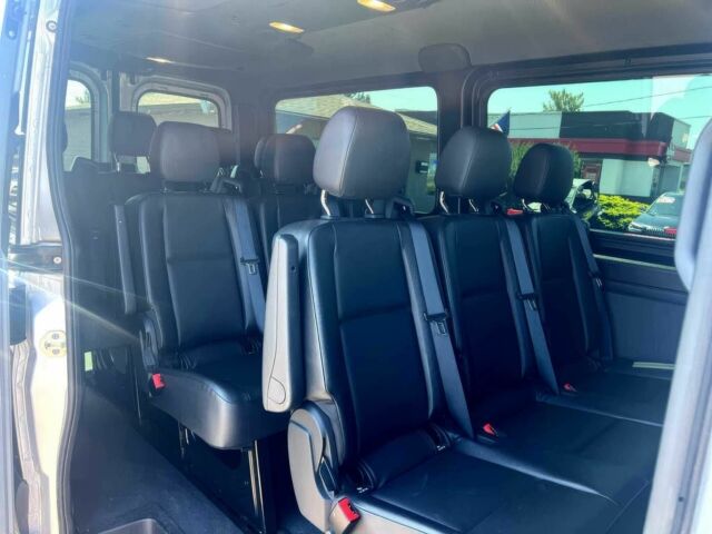 Белый Мерседес Sprinter, объемом двигателя 3 л и пробегом 34 тыс. км за 10900 $, фото 7 на Automoto.ua