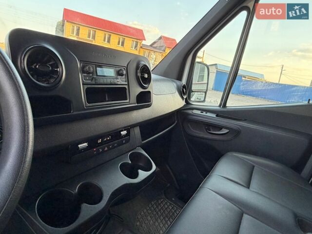 Белый Мерседес Sprinter, объемом двигателя 3 л и пробегом 206 тыс. км за 29999 $, фото 17 на Automoto.ua