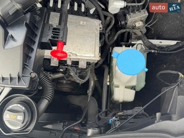 Белый Мерседес Sprinter, объемом двигателя 1.95 л и пробегом 459 тыс. км за 39700 $, фото 18 на Automoto.ua