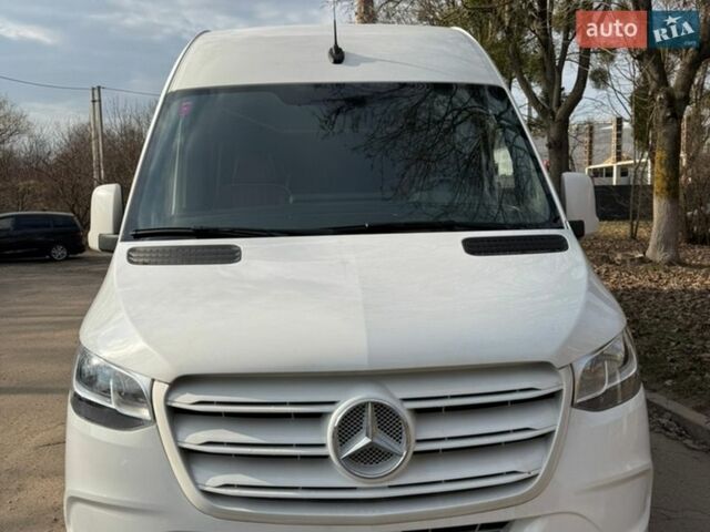 Белый Мерседес Sprinter, объемом двигателя 1.95 л и пробегом 459 тыс. км за 39700 $, фото 5 на Automoto.ua