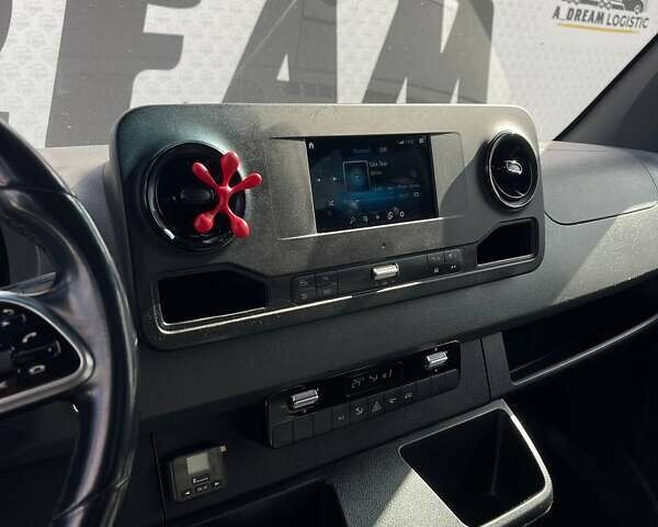 Белый Мерседес Sprinter, объемом двигателя 2.14 л и пробегом 540 тыс. км за 42232 $, фото 7 на Automoto.ua