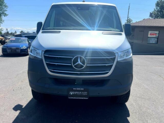 Белый Мерседес Sprinter, объемом двигателя 3 л и пробегом 34 тыс. км за 10900 $, фото 1 на Automoto.ua
