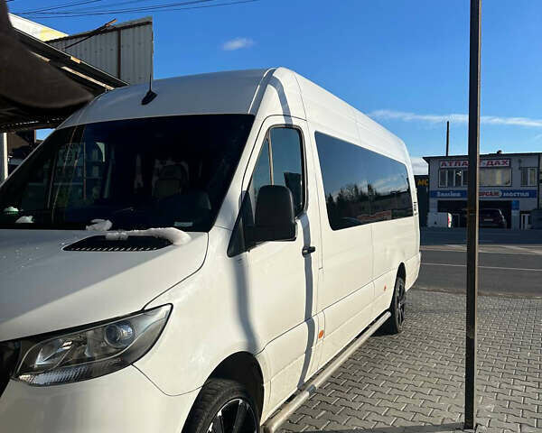 Белый Мерседес Sprinter, объемом двигателя 2 л и пробегом 245 тыс. км за 39500 $, фото 2 на Automoto.ua