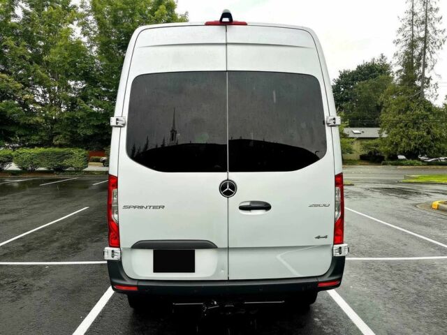 Белый Мерседес Sprinter, объемом двигателя 3 л и пробегом 37 тыс. км за 34000 $, фото 4 на Automoto.ua