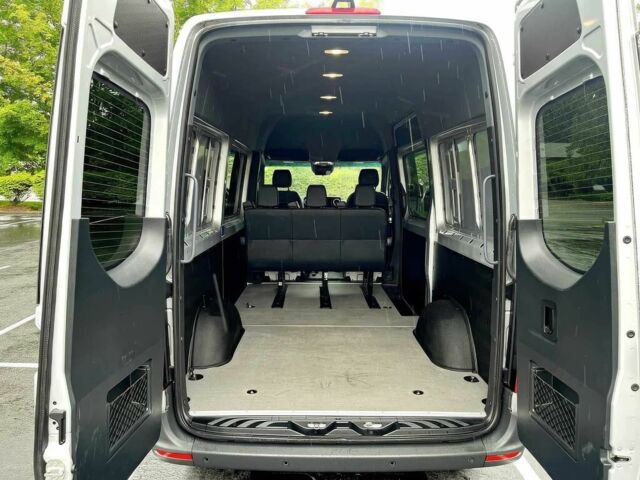Белый Мерседес Sprinter, объемом двигателя 3 л и пробегом 37 тыс. км за 34000 $, фото 16 на Automoto.ua