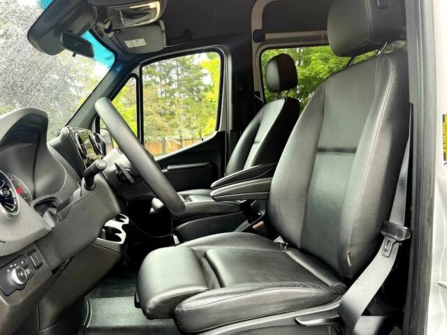 Белый Мерседес Sprinter, объемом двигателя 3 л и пробегом 37 тыс. км за 34000 $, фото 5 на Automoto.ua