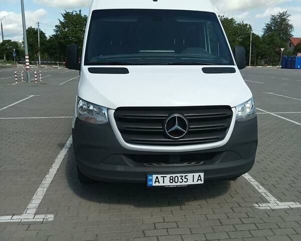 Белый Мерседес Sprinter, объемом двигателя 0 л и пробегом 329 тыс. км за 31000 $, фото 1 на Automoto.ua