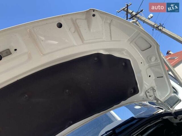 Білий Мерседес Sprinter, об'ємом двигуна 1.95 л та пробігом 243 тис. км за 29000 $, фото 3 на Automoto.ua