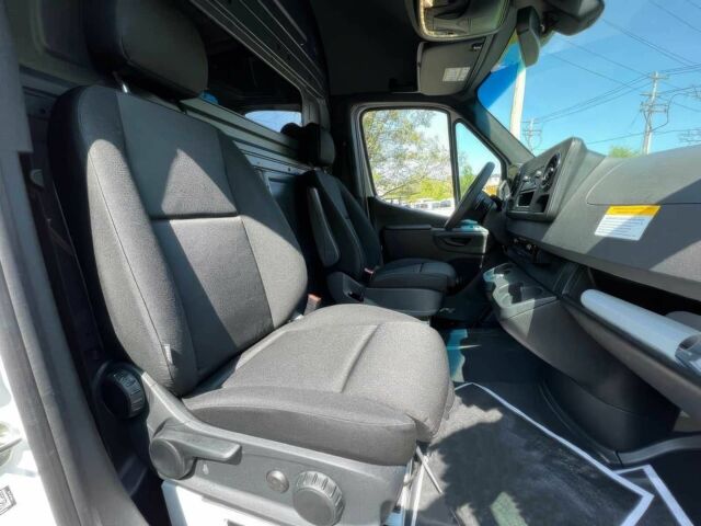 Белый Мерседес Sprinter, объемом двигателя 2 л и пробегом 14 тыс. км за 25000 $, фото 6 на Automoto.ua