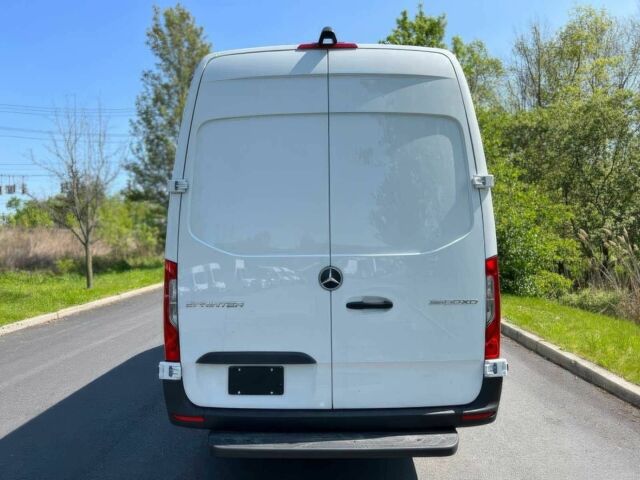 Белый Мерседес Sprinter, объемом двигателя 2 л и пробегом 14 тыс. км за 25000 $, фото 4 на Automoto.ua