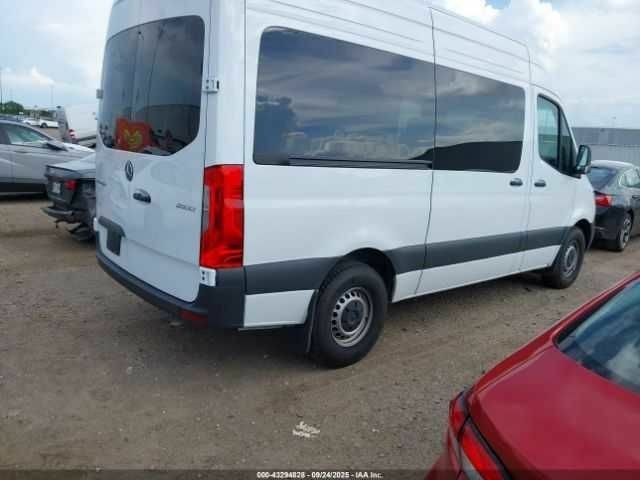 Белый Мерседес Sprinter, объемом двигателя 2 л и пробегом 10 тыс. км за 30300 $, фото 3 на Automoto.ua