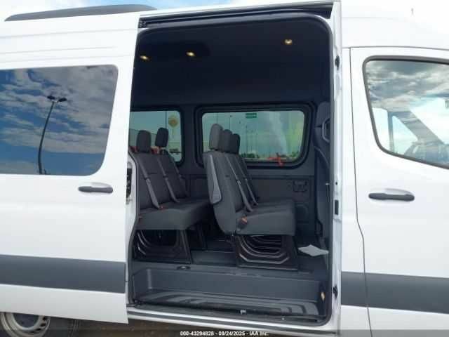 Белый Мерседес Sprinter, объемом двигателя 2 л и пробегом 10 тыс. км за 30300 $, фото 7 на Automoto.ua