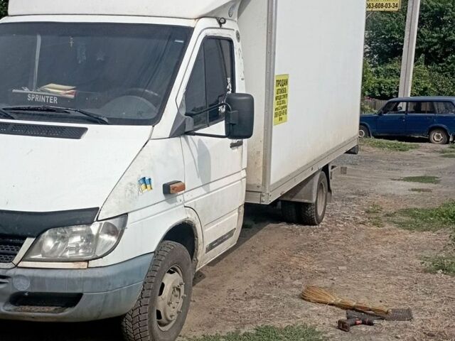 Белый Мерседес Sprinter, объемом двигателя 2.15 л и пробегом 248 тыс. км за 11500 $, фото 2 на Automoto.ua