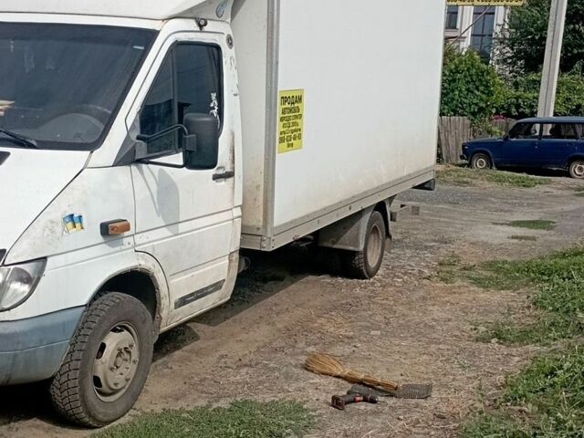 Белый Мерседес Sprinter, объемом двигателя 2.15 л и пробегом 248 тыс. км за 11500 $, фото 1 на Automoto.ua