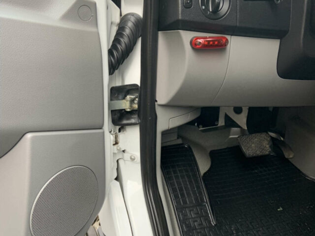 Білий Мерседес Sprinter, об'ємом двигуна 3.2 л та пробігом 342 тис. км за 25500 $, фото 11 на Automoto.ua