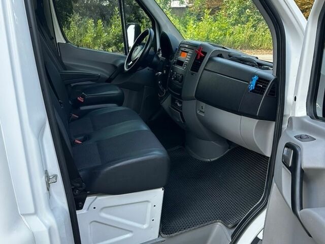 Білий Мерседес Sprinter, об'ємом двигуна 2.14 л та пробігом 389 тис. км за 22000 $, фото 29 на Automoto.ua