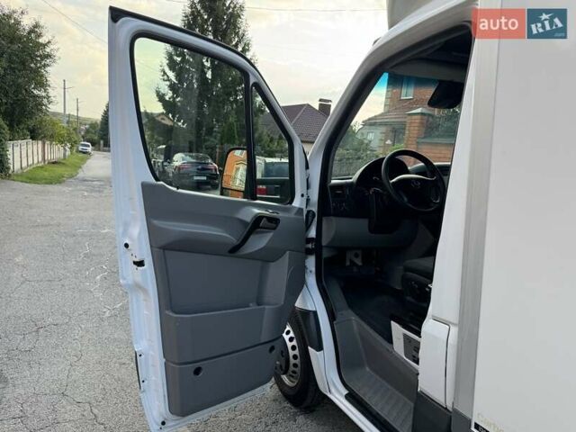 Белый Мерседес Sprinter, объемом двигателя 2.2 л и пробегом 225 тыс. км за 27399 $, фото 19 на Automoto.ua