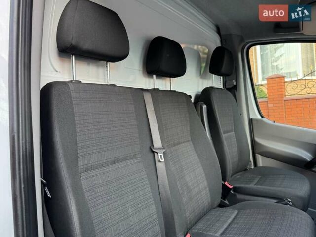 Белый Мерседес Sprinter, объемом двигателя 2.2 л и пробегом 225 тыс. км за 27399 $, фото 30 на Automoto.ua