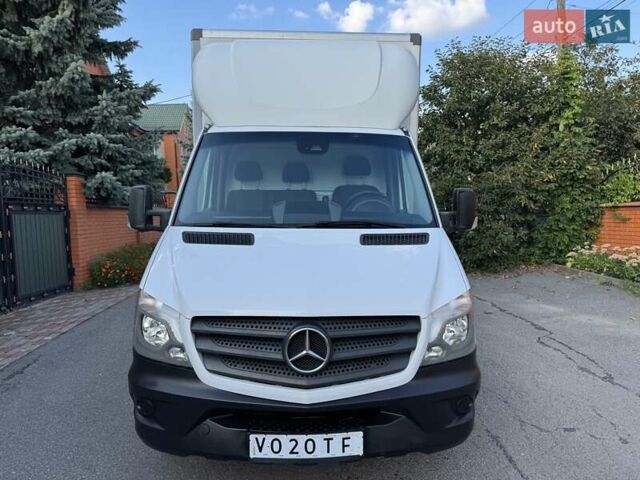 Белый Мерседес Sprinter, объемом двигателя 2.2 л и пробегом 225 тыс. км за 27399 $, фото 1 на Automoto.ua