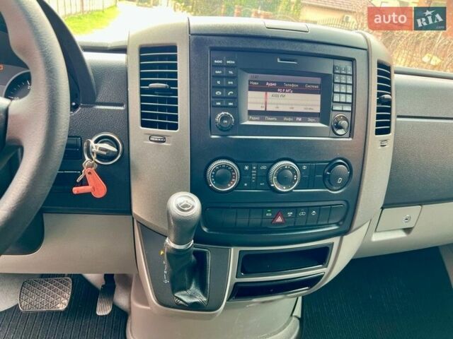 Белый Мерседес Sprinter, объемом двигателя 2.2 л и пробегом 207 тыс. км за 26999 $, фото 12 на Automoto.ua