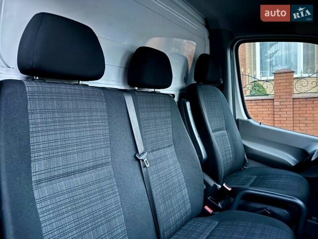 Білий Мерседес Sprinter, об'ємом двигуна 2.2 л та пробігом 207 тис. км за 27199 $, фото 29 на Automoto.ua