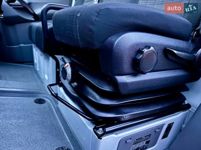 Білий Мерседес Sprinter, об'ємом двигуна 2.2 л та пробігом 207 тис. км за 27199 $, фото 26 на Automoto.ua