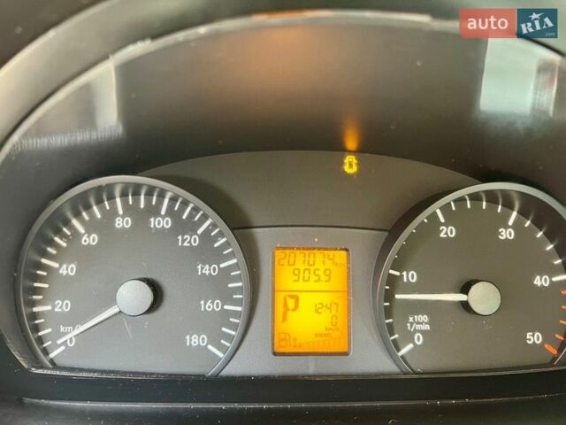Белый Мерседес Sprinter, объемом двигателя 2.2 л и пробегом 207 тыс. км за 26999 $, фото 11 на Automoto.ua