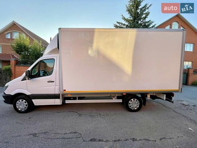 Белый Мерседес Sprinter, объемом двигателя 2.2 л и пробегом 248 тыс. км за 20999 $, фото 3 на Automoto.ua