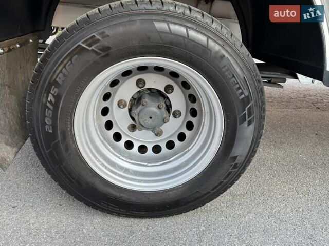 Белый Мерседес Sprinter, объемом двигателя 2.2 л и пробегом 225 тыс. км за 27399 $, фото 12 на Automoto.ua