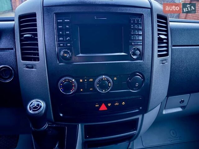 Білий Мерседес Sprinter, об'ємом двигуна 2.2 л та пробігом 207 тис. км за 27199 $, фото 22 на Automoto.ua