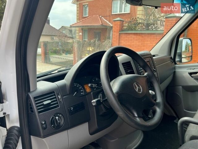 Белый Мерседес Sprinter, объемом двигателя 2.2 л и пробегом 207 тыс. км за 26999 $, фото 10 на Automoto.ua