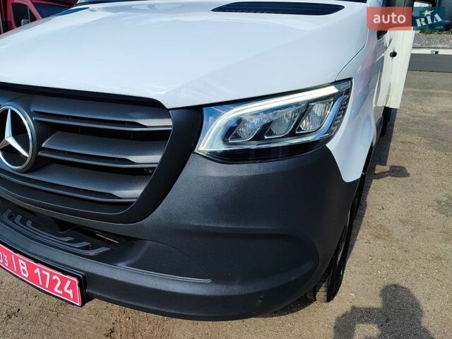 Белый Мерседес Sprinter, объемом двигателя 2.1 л и пробегом 270 тыс. км за 23500 $, фото 9 на Automoto.ua