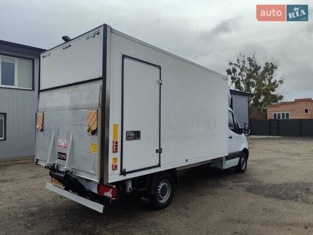 Белый Мерседес Sprinter, объемом двигателя 2.1 л и пробегом 300 тыс. км за 24900 $, фото 5 на Automoto.ua