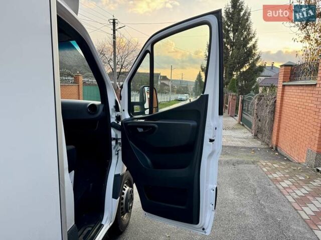 Белый Мерседес Sprinter, объемом двигателя 2.2 л и пробегом 192 тыс. км за 29300 $, фото 36 на Automoto.ua