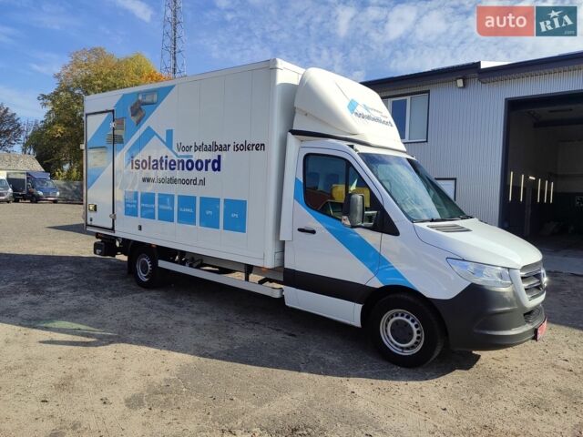 Белый Мерседес Sprinter, объемом двигателя 2 л и пробегом 300 тыс. км за 24700 $, фото 2 на Automoto.ua
