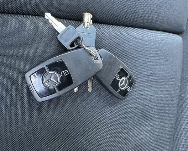 Белый Мерседес Sprinter, объемом двигателя 2.2 л и пробегом 192 тыс. км за 29300 $, фото 35 на Automoto.ua