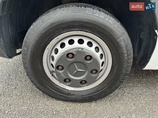 Белый Мерседес Sprinter, объемом двигателя 2.2 л и пробегом 192 тыс. км за 29300 $, фото 18 на Automoto.ua