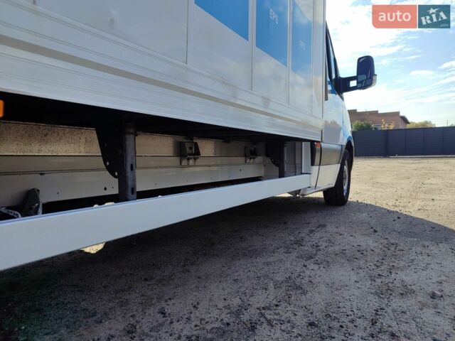 Белый Мерседес Sprinter, объемом двигателя 2 л и пробегом 300 тыс. км за 24700 $, фото 9 на Automoto.ua